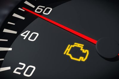 alerta la luz de check engine se encendio que hacer y como solucionarlo