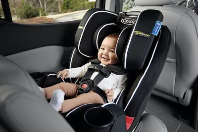 consejos para comprar las sillas de coche para menores de edad
