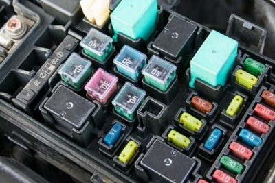 descubre la funcion y relevancia del fusible del motor de arranque en tu vehiculo 2