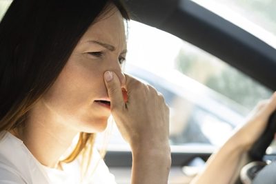 descubre las causas y soluciones para el olor a gasolina en tu vehiculo