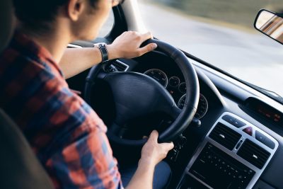 descubre las causas y soluciones para que tu volante de carro este firme y seguro