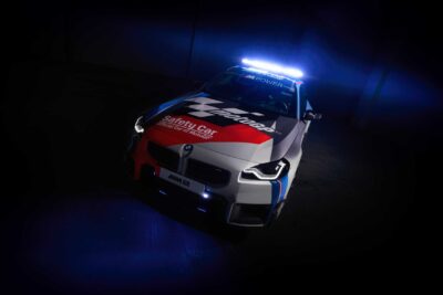 el bmw m2 motogp safety car celebra los 25 anos de bmw m como vehiculo oficial de motogp