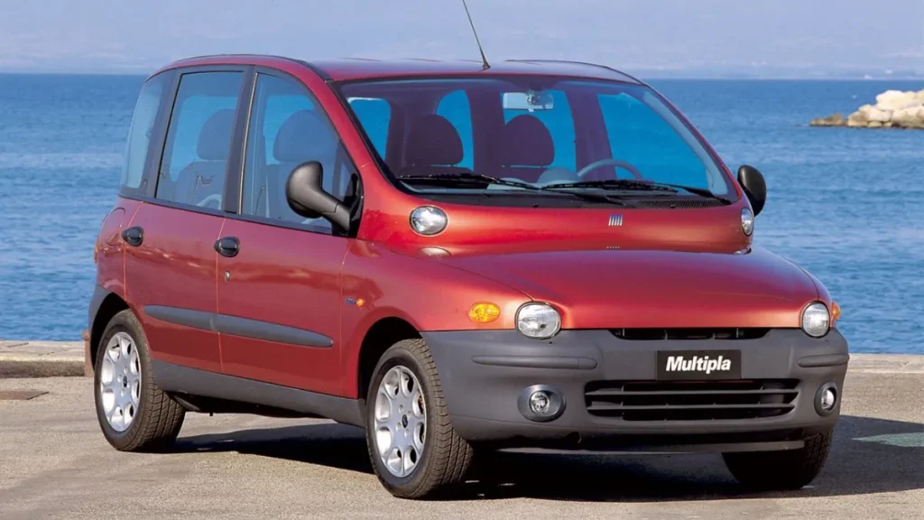 El fascinante y polémico Fiat Multipla: ¿el auto más feo de la historia? 1 el fascinante y polemico fiat multipla el auto mas feo de la historia