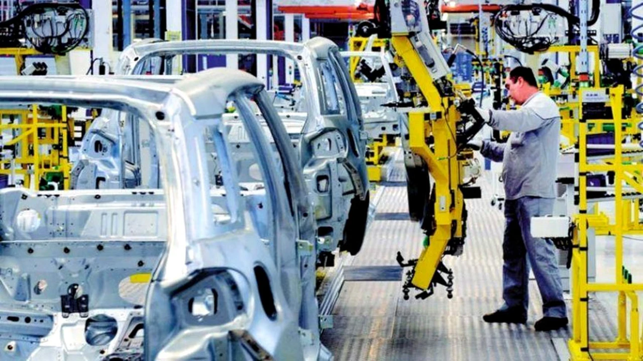 El Gobierno busca reducir los costos de flete y patentamiento para impulsar la industria automotriz 1 el gobierno busca reducir los costos de flete y patentamiento para impulsar la industria automotriz