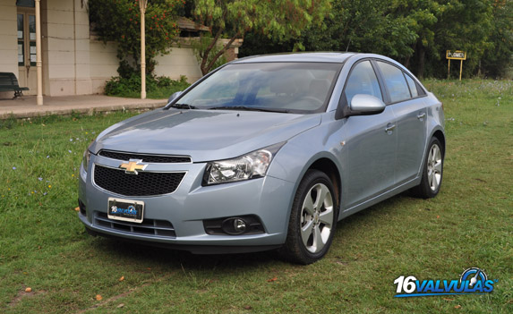 encuentra tu coche ideal vento cruze y civic en comparacion direta