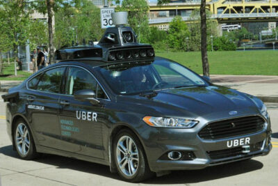 google respalda el inicio de trabajo en los coches sin conductor controlados a distancia