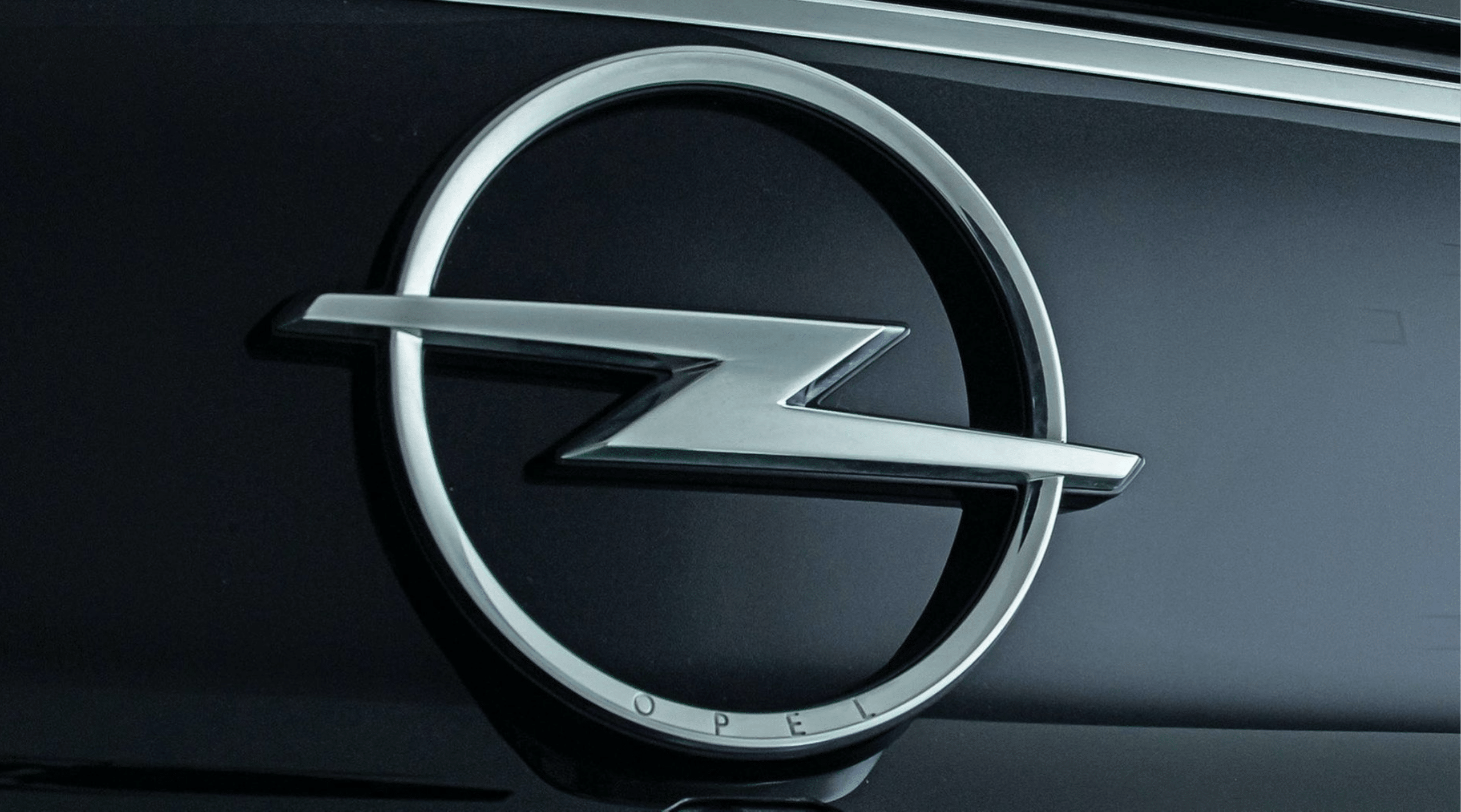 Opel Insignia 2.0 CDTI 130cv: características y prestaciones de este coche emblema 1 opel insignia 2 0 cdti 130cv caracteristicas y prestaciones de este coche emblema