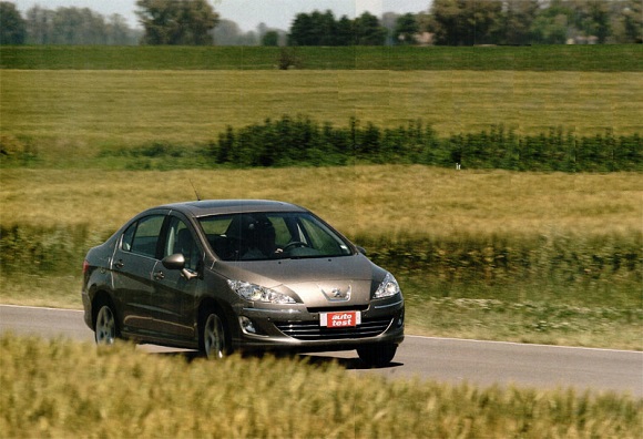 prueba en profundidad peugeot 408 1 6 hdi feline un sedan completo y eficiente