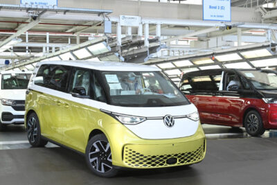 volkswagen id buzz la kombi 100 electrica de produccion ya es una realidad